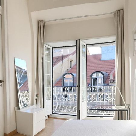 Room Atalaia- Ideal For Single Лиссабон Экстерьер фото